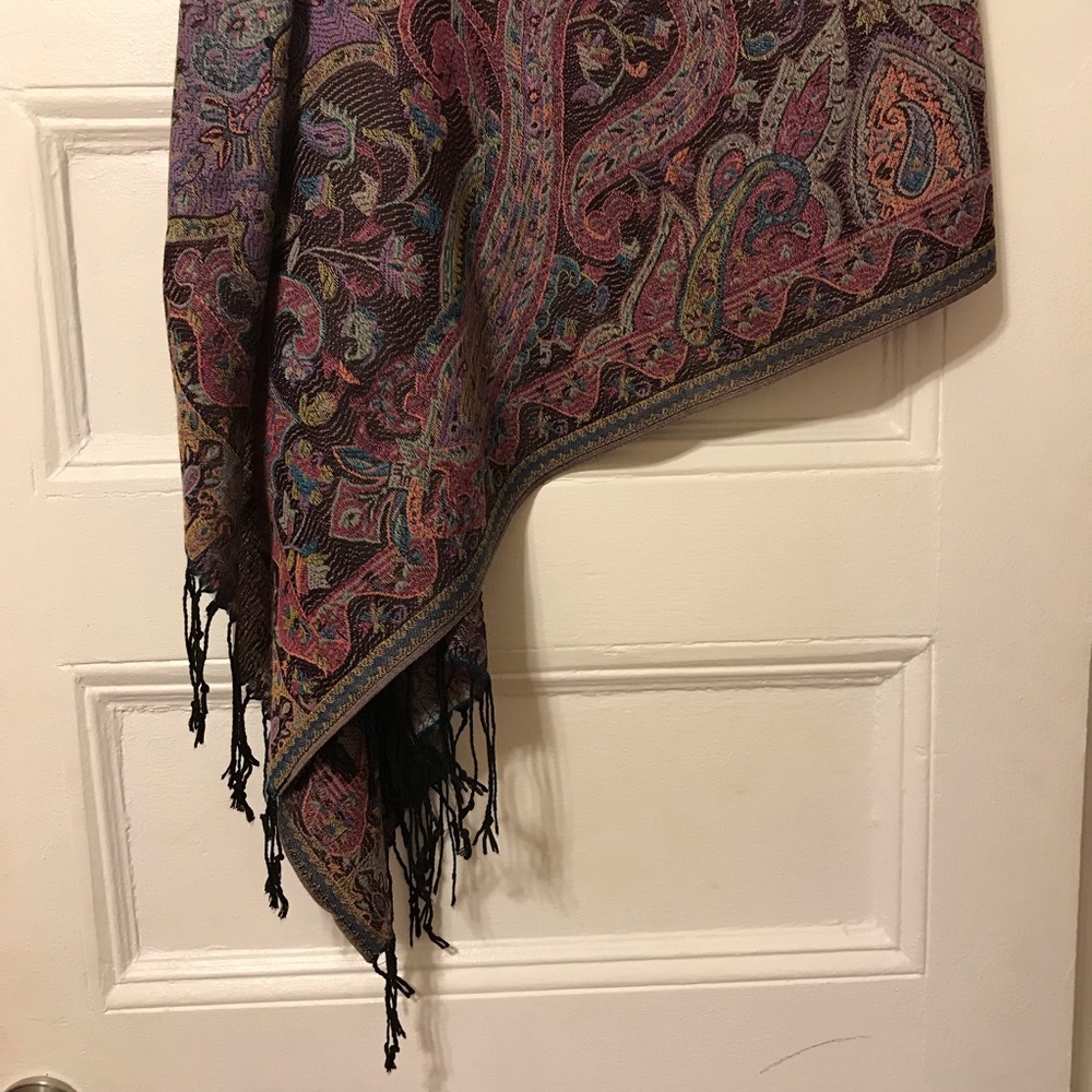 NWOT. Modern Expressions Multicolor Paisley scarf. - Picture 4 of 9